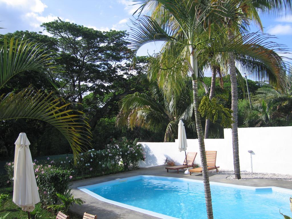 Villa Osumare Guest House Flic-en-Flacq エクステリア 写真